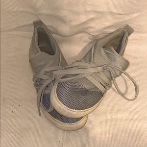 Pierre dumas tennis shoes